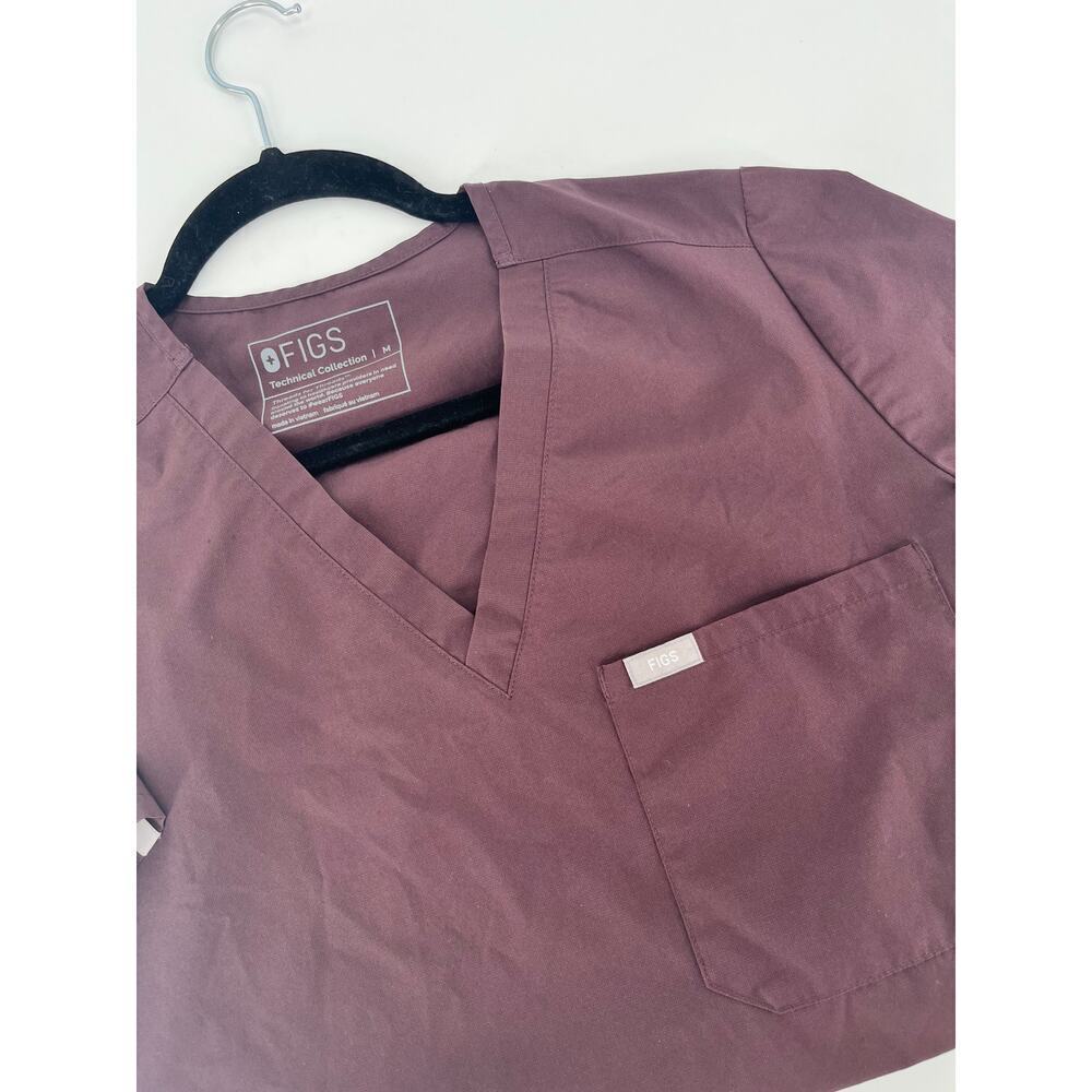 Figs V-Neck Scrub Top in Plum